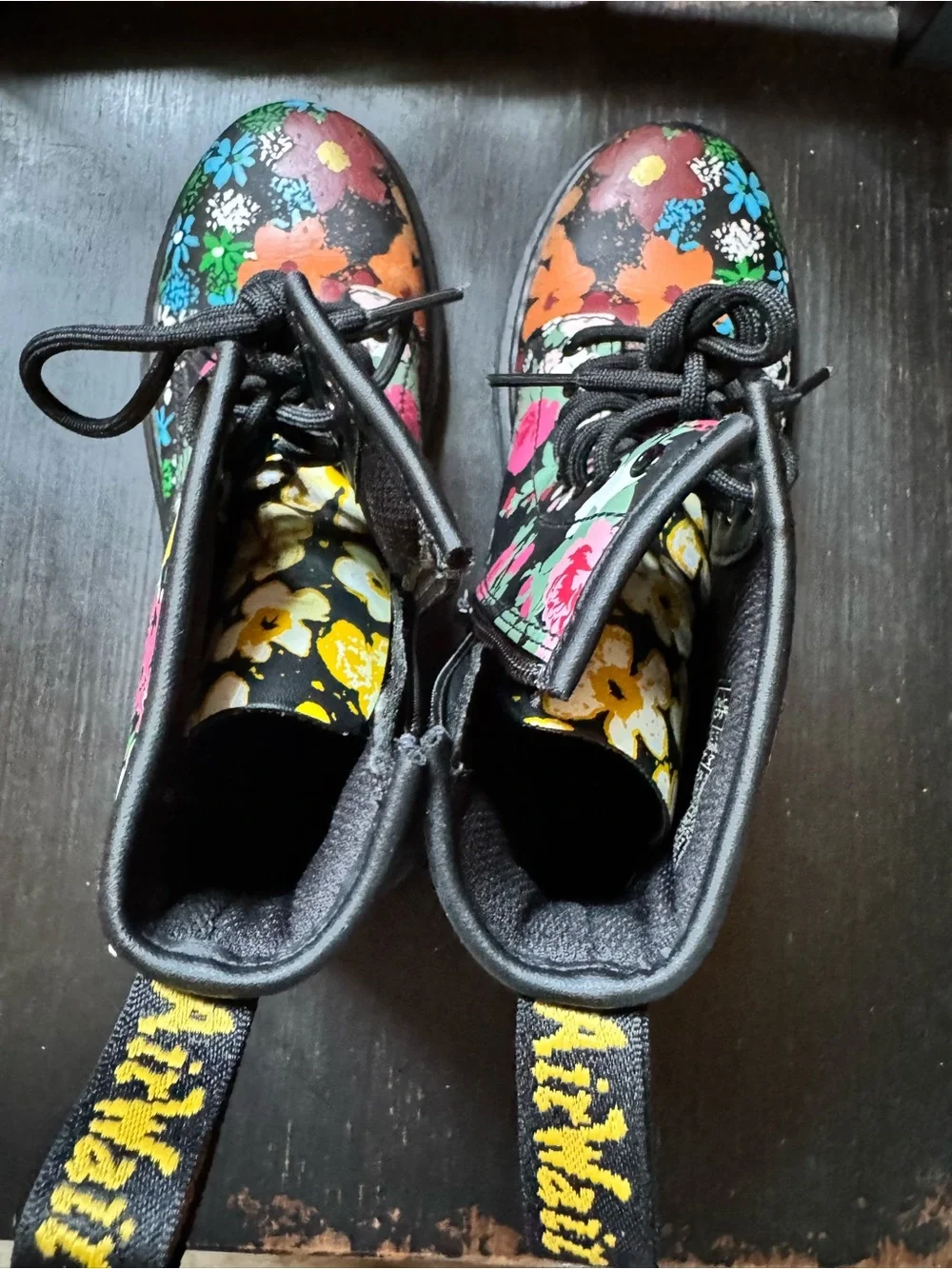 Dr. Martens classic black